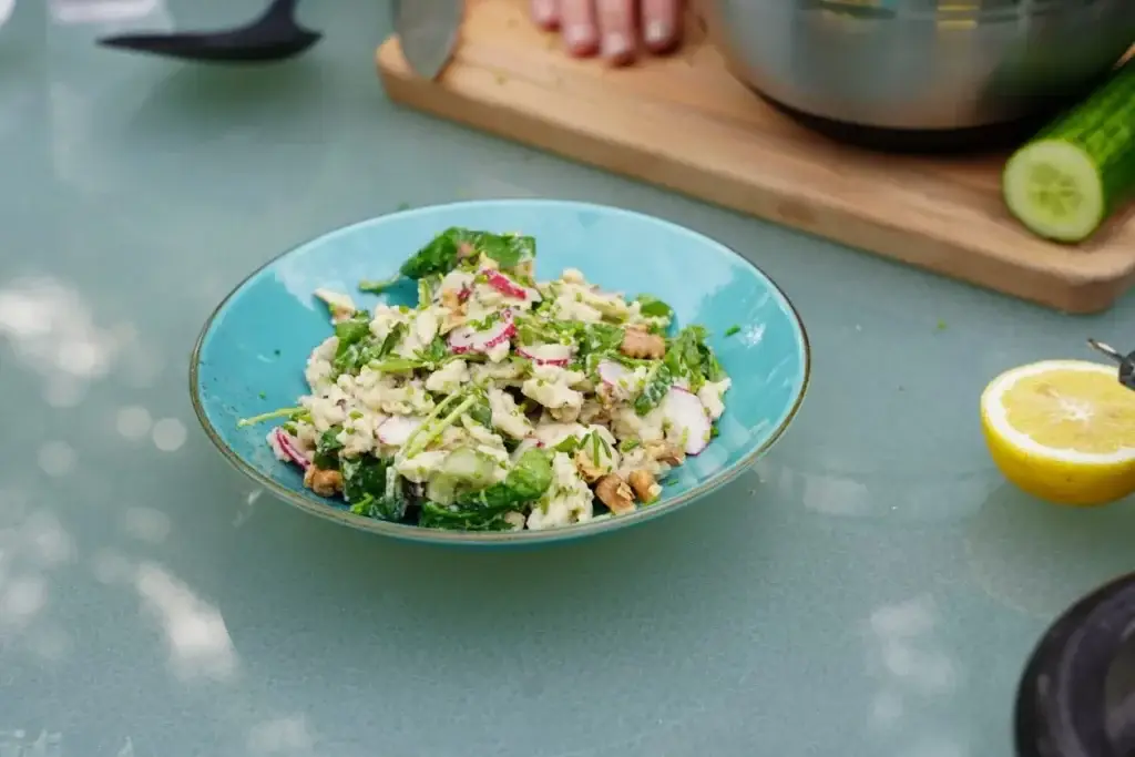 Cremiger Kartoffelspätzlesalat mit Radieschen